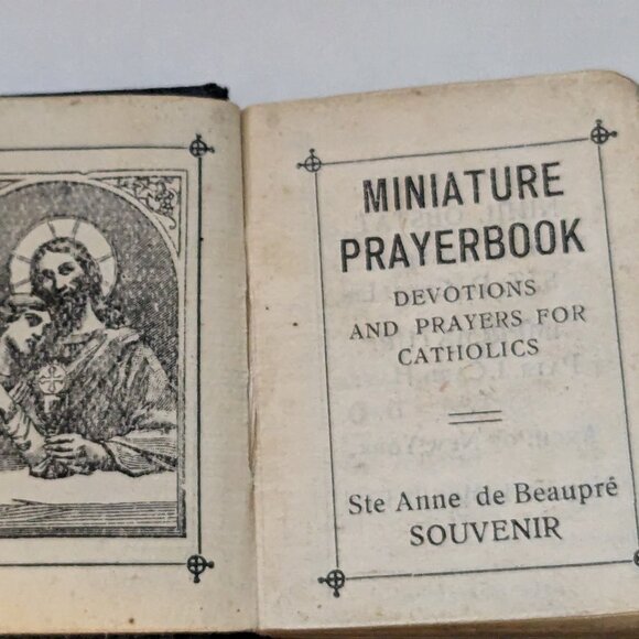 Ste Anne de Beaupre Souvenir Christian Catholic Miniature Prayerbook c1924 - Picture 5 of 6